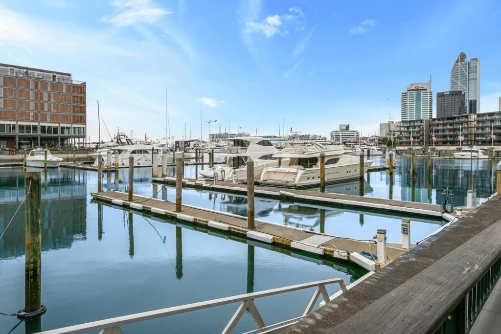 Apartamento Elegant & Sunny Living With Stunning Marina Views Auckland Exterior foto